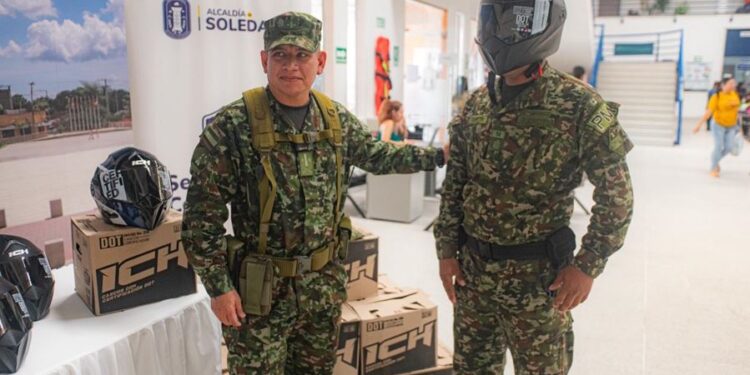 Más patrullajes en Soledad: Alcaldía entrega nueva dotación a la Policía Militar para reforzar la seguridad