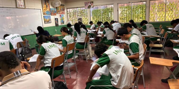 Rumbo a la excelencia: Soledad inicia preparación gratuita para las Pruebas Saber 11 en colegios oficiales