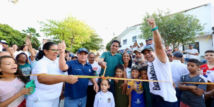 Alcalde Char entrega nuevas vías en Los Trupillos – Alcaldía de Barranquilla, Distrito Especial, Industrial y Portuario