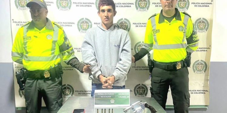 Capturan a pasajero armado en bus de servicio público durante controles de registro en La Cordialidad