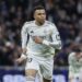 Con gol de penal en el minuto 100, Mbappé salvó al Madrid de un empate en el Bernabéu