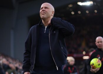 El entrenador del Liverpool reconoce que su club extraña a Luis Díaz