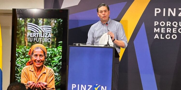FERTILIZA TU FUTURO: EL PLAN DE JUAN CARLOS PINZÓN PARA REDUCIR COSTOS Y FORTALECER LA PRODUCTIVIDAD CAFETERA