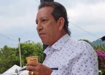 Hernán Gómez generó polémica al compartir foto junto a su esposa