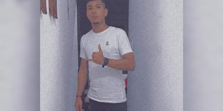 Hombre fue asesinado de siete tiros cuando veía un partido de fútbol con su cuñado