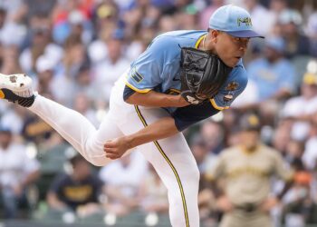 José Quintana llegó a un acuerdo por una temporada con los Rockies de Colorado