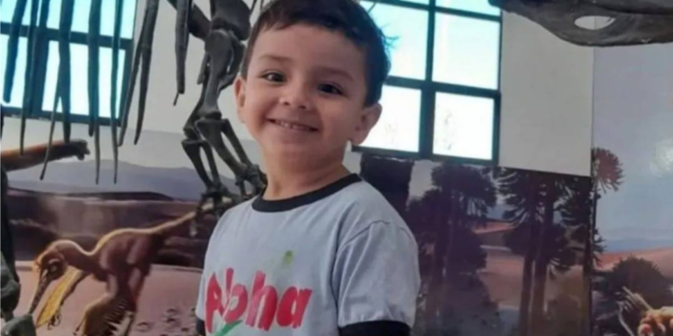 Menor de 4 años muere en cirugía mientras el doctor salió a buscar un cargador de celular