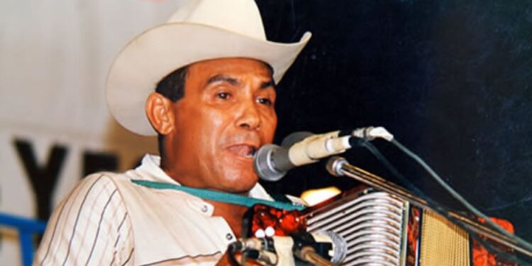 Nicolás ‘Colacho’ Mendoza hizo sonar su acordeón con la Orquesta Guayacán