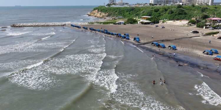 Por frentes fríos, Dimar prohibió el ingreso de bañistas y otras actividades en playas del Atlántico