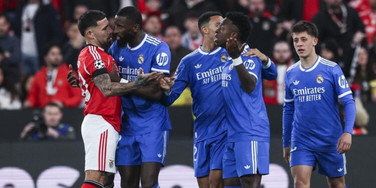 Real Madrid arropa a Vinicius tras supuesto acto de racismo de Prestianni