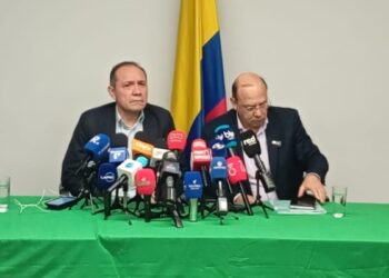 Sanguino dice que gremios y trabajadores están de acuerdo en mantener el aumento del 23,7 % en el salario mínimo