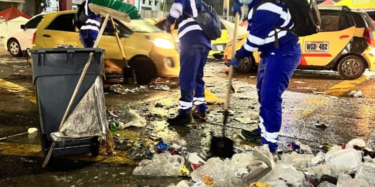 Son más de 1.600 operarios que prestarán el servicio de aseo durante los cuatro días oficiales del Carnaval