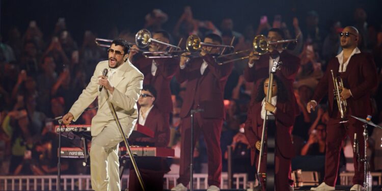Super Bowl: ¿A qué hora será el show de entretiempo con Bad Bunny este domingo?