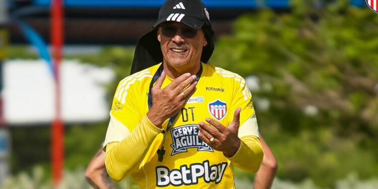 “Todavía no nos han hecho un gol donde los rivales hagan 20 pases": Alfredo Arias