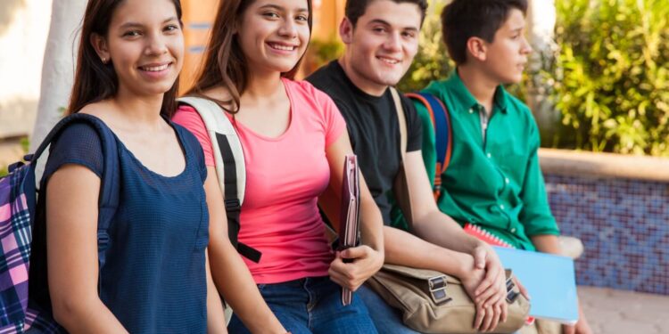 ATEM advierte cuatro impactos de no completar la educación media: afectaciones en la movilidad social y el desarrollo del país