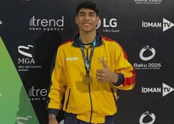 Ángel Barajas, campeón en barras paralelas de la Copa Mundo de gimnasia artística