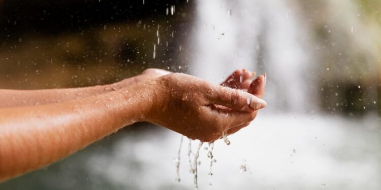 Aprender a cuidar el agua desde el colegio: cuatro actividades para formar niños más conscientes de su valor