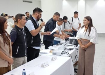 CONSEJO NACIONAL ELECTORAL ENTREGÓ CREDENCIALES A REPRESENTANTES DE LA CÁMARA POR EL ATLÁNTICO