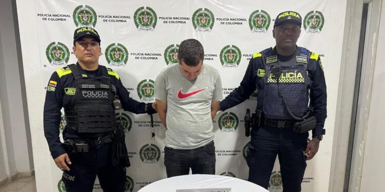 Capturaron a sujeto que falsificaba huellas para acceder a créditos bancarios