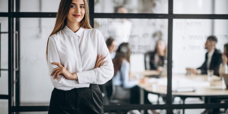 Día Internacional de la Mujer: participación femenina en cargos de alta dirección alcanzó un 40 % en 2025