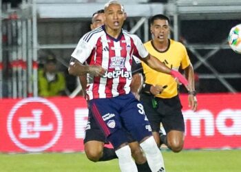 Dos fechas de suspensión a Jermein Peña por su expulsión ante Nacional