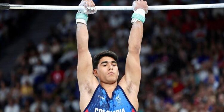 El colombiano Ángel Barajas obtuvo medalla de bronce en la final de barra fija
