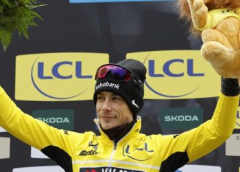 El danés Jonas Vingegaard se suma al álbum de oro de la París Niza