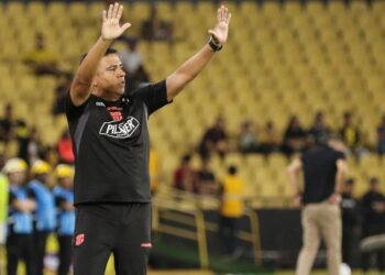 Expulsado Farías y asistencia de Jordan Barrera en empate de Barcelona y Botafogo