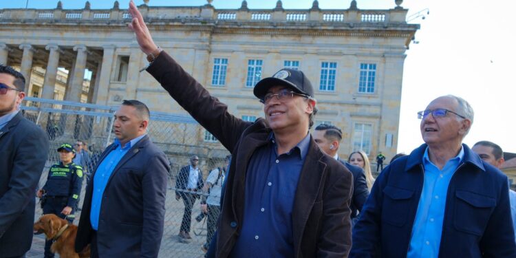 Familia de Kevin Acosta denunciará penalmente al presidente Gustavo Petro y al ministro Guillermo Jaramillo