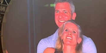 Habla la mujer expuesta en kisscam del concierto de Coldplay