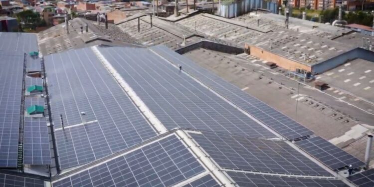 Lafayette impulsa la transición energética en la industria textil con más de 3.500 paneles solares