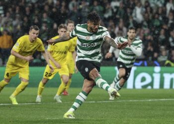 Luis Suárez, vital en la remontada del Sporting con gol y asistencia