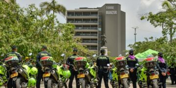 Policía investiga origen de falso audio de periodista que involucra a la institución y anuncia acciones legales