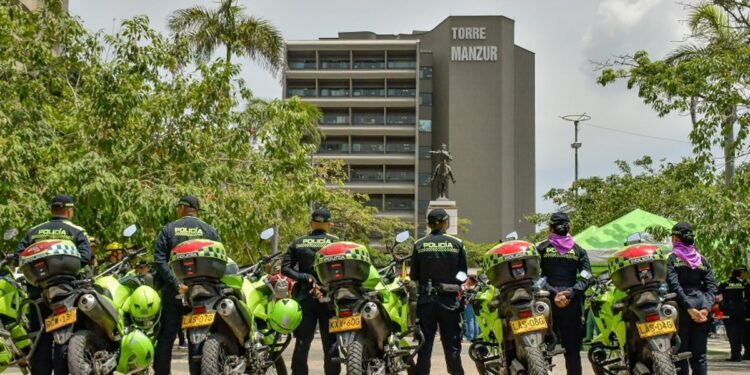 Policía investiga origen de falso audio de periodista que involucra a la institución y anuncia acciones legales