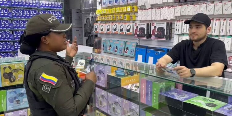 Policía refuerza prevención contra la extorsión en el centro de Barranquilla