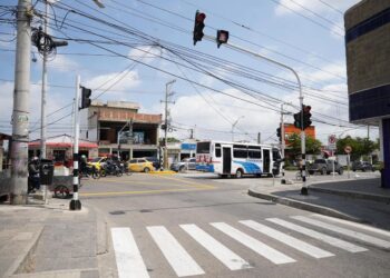 Por una movilidad más eficiente, se habilita nuevo semáforo y se implementan cambios de sentido vial en varios sectores de Barranquilla – Alcaldía de Barranquilla, Distrito Especial, Industrial y Portuario