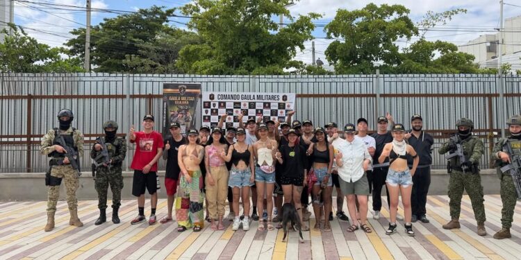 Rescatan a 25 turistas y capturan a 11 presuntos Pachenca entre Palomino y Santa Marta