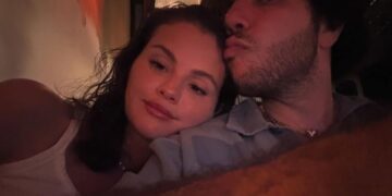 Selena Gómez desata polémica tras besar los pies de su esposo