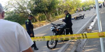 Tragedia vial en La Playa: choque de motos deja un hombre muerto y tres heridos