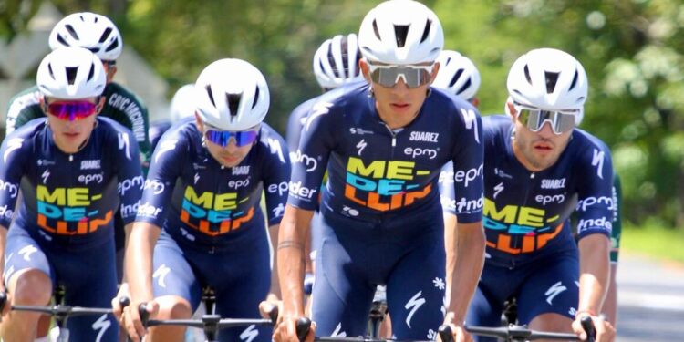 UCI suspende por 30 días al Team Medellín-EPM por infracciones de dos ciclistas