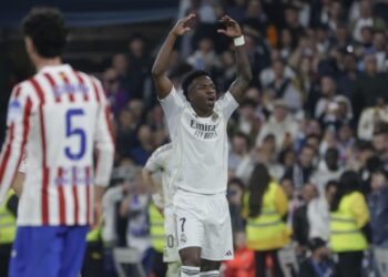 Vinícius y Valverde culminaron la remontada del Real Madrid en el derbi
