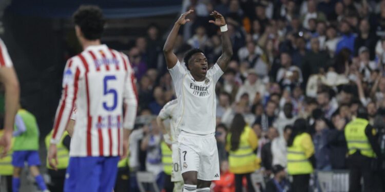 Vinícius y Valverde culminaron la remontada del Real Madrid en el derbi