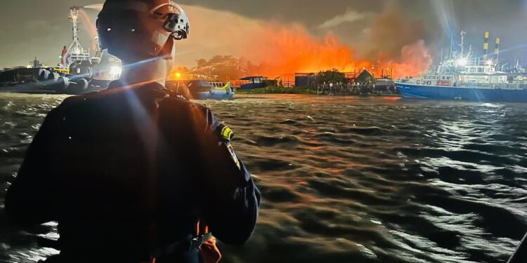 Voraz incendio que arrasó restaurante en Las Flores ya fue controlado: Alcaldía de Barranquilla