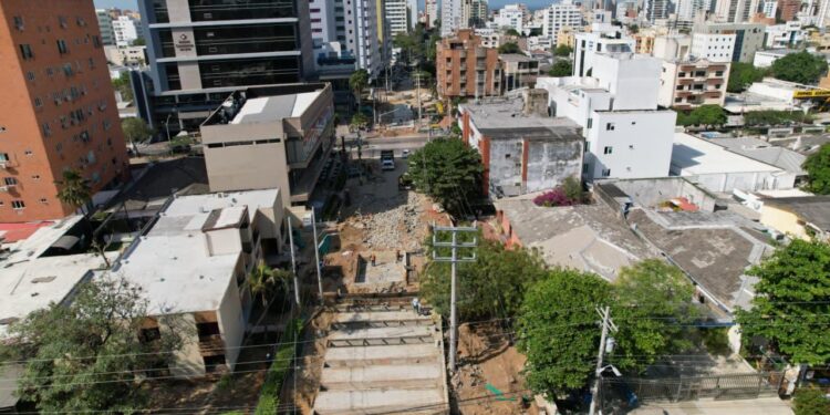 avanza ampliación a tres carriles – Alcaldía de Barranquilla, Distrito Especial, Industrial y Portuario