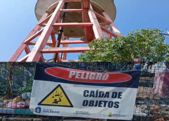 comunidad denuncia peligro de colapso de escombros en el tanque del cementerio — NoticiasBQ