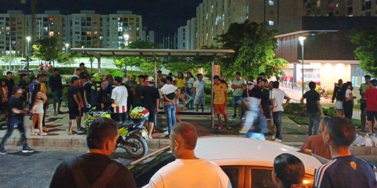 ¡Ataque sicarial en Alameda del Río! Asesinan a hombre en paradero de buses