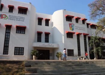 ‘La mujer tiene la palabra’, un encuentro para celebrar la poesía y la creación literaria femenina en el Atlántico