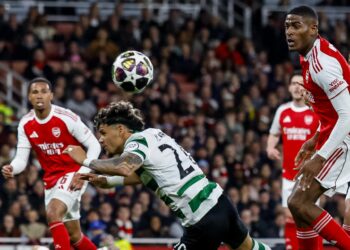 Arsenal conservó ventaja sobre Sporting y se enfrentará al Atlético de Madrid