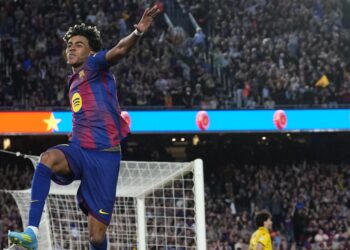 Barcelona goleó al Espanyol y prácticamente sentencia LaLiga