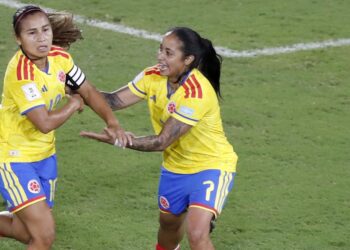 Colombia enfrenta a Chile en busca del liderato de la Liga de Naciones